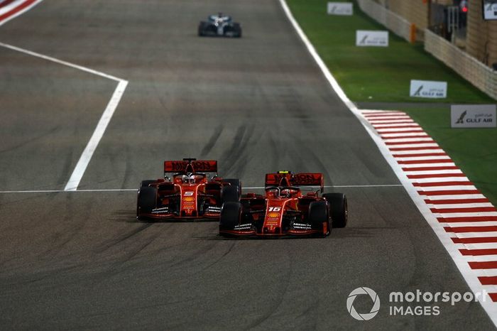 Sebastian Vettel, Ferrari SF90, lotta con Charles Leclerc, Ferrari SF90