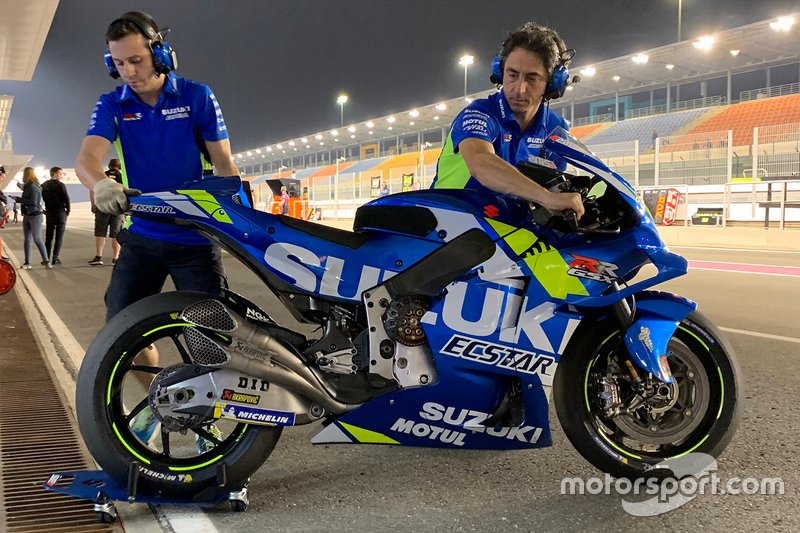 Dettaglio dello scarico di una Suzuki MotoGP