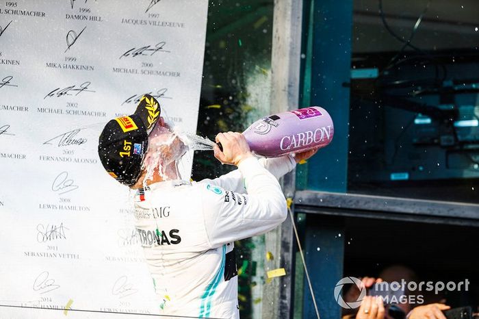 Valtteri Bottas, Mercedes AMG F1 celebra en el podio