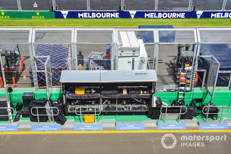 Muret des stands Mercedes AMG F1