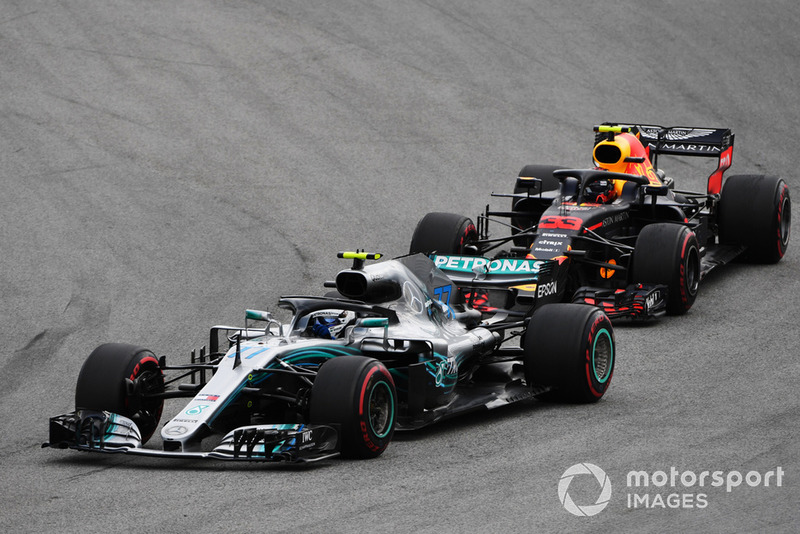 Valtteri Bottas, Mercedes AMG F1 W09 EQ Power+ ve Max Verstappen, Red Bull Racing RB14