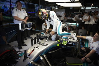 Lewis Hamilton, Mercedes AMG F1, climbs into his car