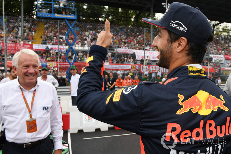 Daniel Ricciardo: "Wir müssen ihn unendlich genervt haben, weil wir uns dauernd bei ihm beschwert haben! Aber er hat uns nie zurechtgewiesen, sondern er hat uns immer zugehört. Ganz egal, wie daneben unsere Standpunkte auch waren."