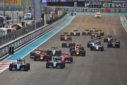 Lewis Hamilton, Mercedes AMG F1 W07 Hybrid leads at the start of the race