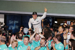 Nico Rosberg, Mercedes AMG F1 fête son titre de Champion du monde avec son équipe