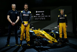 ltr Sergey Sirotkin, Renault Sport F1 Team derde rijder met Jolyon Palmer, Renault Sport F1 Team en