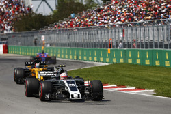 Kevin Magnussen, Haas F1 Team VF-17, Nico Hülkenberg, Renault Sport F1 Team RS17