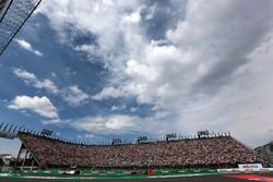 Valtteri Bottas, Williams FW38, Sergio Perez, Sahara Force India F1 VJM09