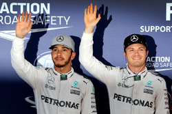 Polesitter Nico Rosberg, Mercedes AMG F1; 2. Lewis Hamilton, Mercedes AMG F1