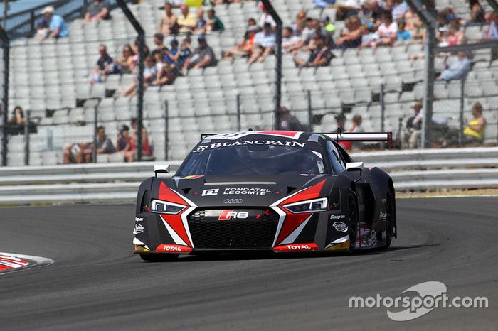 #33 Belgian Audi Club Team WRT Audi R8 LMS ultra: Enzo Ide, Christopher Mies