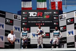 Podium: 2. Jean-Karl Vernay, Leopard Racing, Volkswagen Golf GTI TCR; 1. Gianni Morbidelli, West Coa