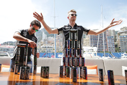Sergio Pérez, Sahara Force India F1 y Nico Hulkenberg, Sahara Force India F1 een el yate de Hype Ene