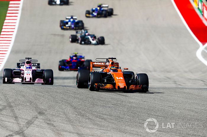 Fernando Alonso, McLaren MCL32, Sergio Perez, Sahara Force India F1 VJM10