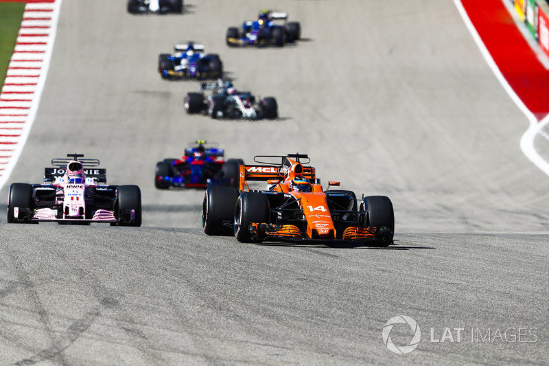 Fernando Alonso, McLaren MCL32, Sergio Perez, Sahara Force India F1 VJM10