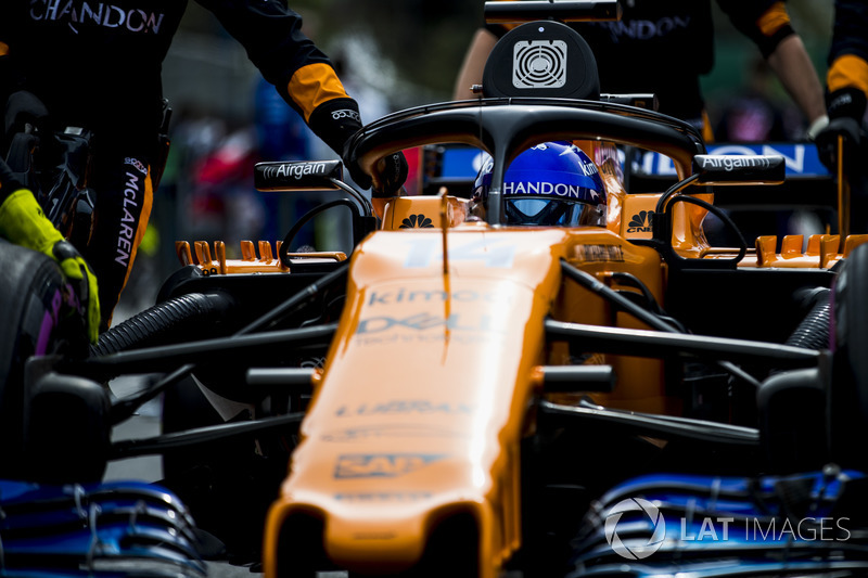 Fernando Alonso, McLaren MCL33 Renault, on the grid