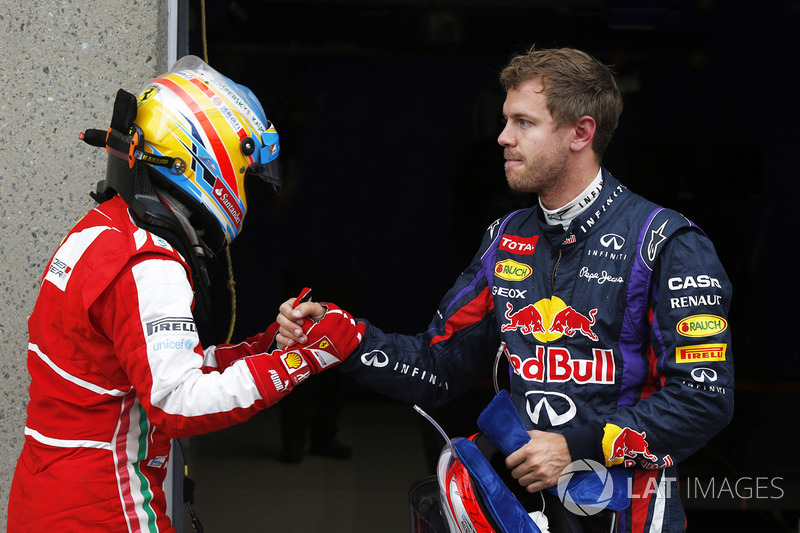 Ganador de la pole Sebastian Vettel, Red Bull Racing con Fernando Alonso, Ferrari