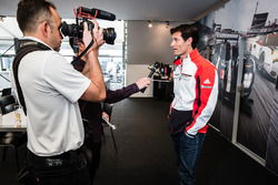 #1 Porsche Team Porsche 919 Hybrid: Mark Webber beantwoordt vragen van Motorsport.com