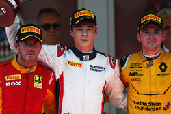 Winnaar Artem Markelov, RUSSIAN TIME, tweede Norman Nato, Racing Engineering, derde Oliver Rowland,
