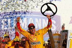 Race winner Joey Logano, Team Penske Ford