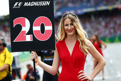 La grid girl di Kevin Magnussen, Renault Sport F1 Team