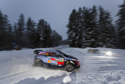 Тьєррі Ньовілль, Ніколя Жільсуль, Hyundai i20 WRC, Hyundai Motorsport