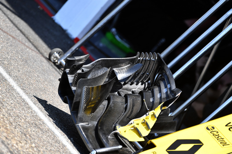 Переднее крыло Renault RS18