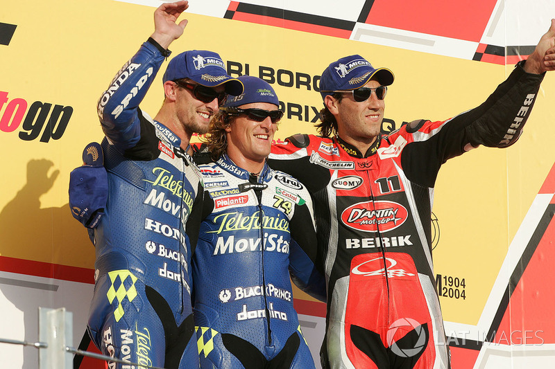 Podio: il vincitore della gara Sete Gibernau, Honda, il secondo classificato Colin Edwards, Honda, il terzo classificato Ruben Xaus, Ducati