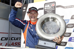 Подіум: переможець перегонів Габріеле Тарквіні, BRC Racing Team Hyundai i30 N TCR