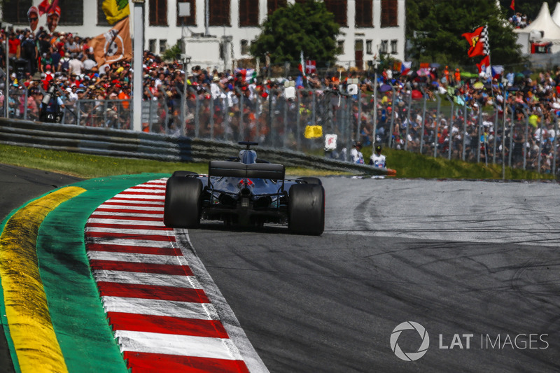 Yarış dışı kalan son isim Hamilton oluyor