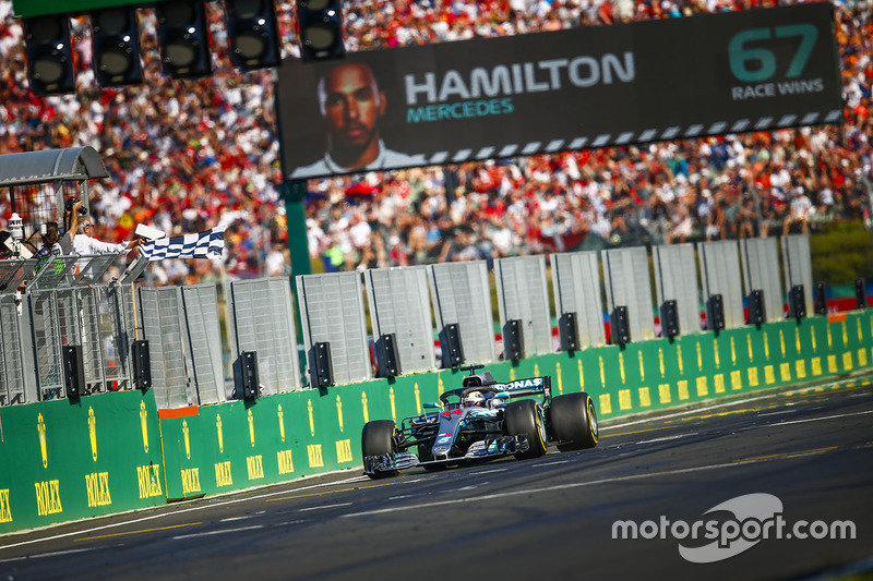 Lewis Hamilton, Mercedes AMG F1 W09, 1º, en el final de la carrera