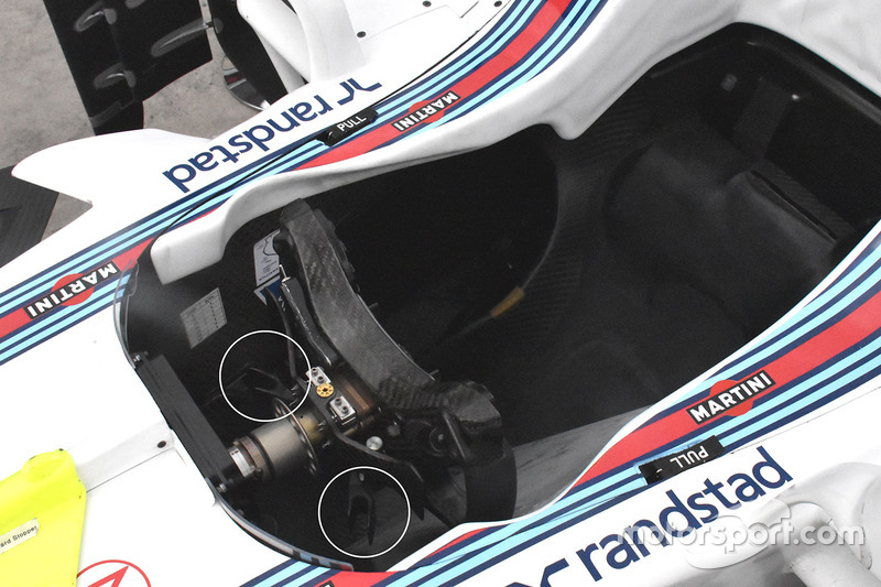 Williams FW40: Lenkrad