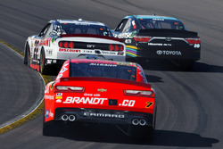Ryan Blaney, Team Penske Ford, Erik Jones, Joe Gibbs Racing Toyota and Justin Allgaier, JR Motorsports Chevrolet