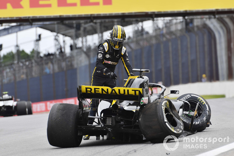 Nico Hulkenberg, Renault Sport F1 Team R.S. 18, dopo l'incidente nelle FP2