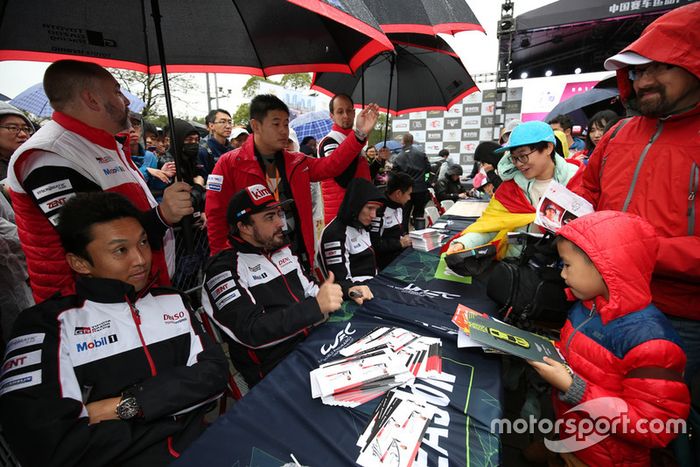 Kazuki Nakajima, Fernando Alonso, Toyota Gazoo Racing