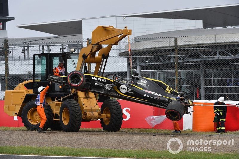 Евакуація розбитої машини Ніко Хюлькенберга, Renault Sport F1 Team R.S. 18