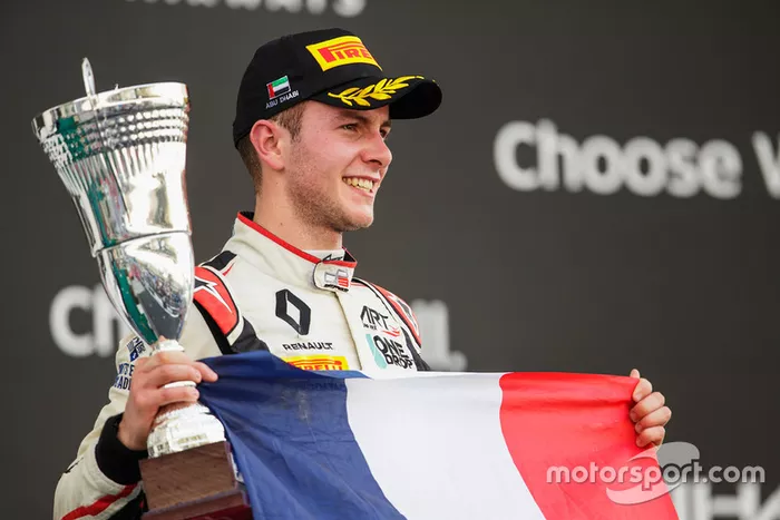 Na temporada de estreia, pela ART Grand Prix, Hubert terminou em quarto, com quatro pódios. A consagração viria no seu segundo ano na categoria. 