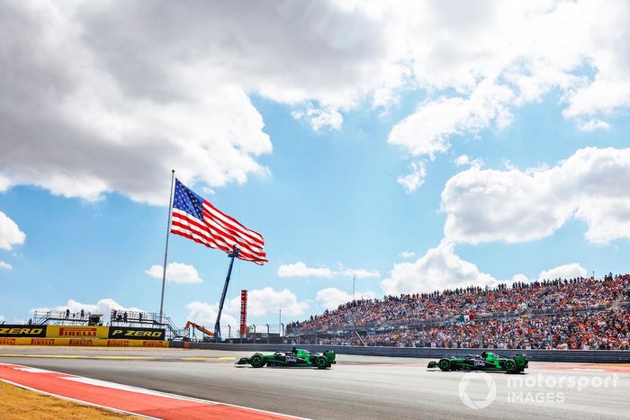 Valtteri Bottas, Stake F1 Team KICK Sauber C44, Zhou Guanyu, Stake F1 Team KICK Sauber C44