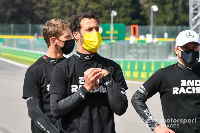 Romain Grosjean, Haas F1, Daniel Ricciardo, Renault F1, y Valtteri Bottas, Mercedes-AMG F1, apoyan la campaña 