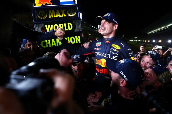 El campeón del mundo Max Verstappen, Red Bull Racing celebra su bicampeonato con el equipo