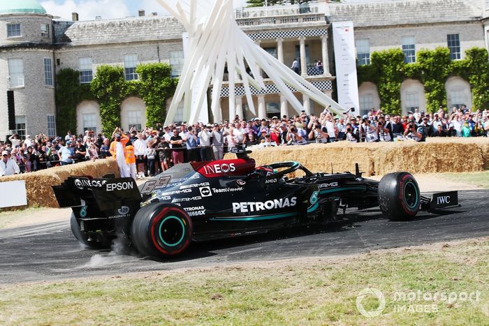 George Russell, Mercedes W10