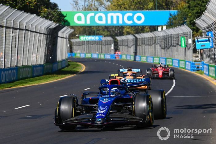Nicholas Latifi, Williams FW44, Daniel Ricciardo, McLaren MCL36, Charles Leclerc, Ferrari F1-75