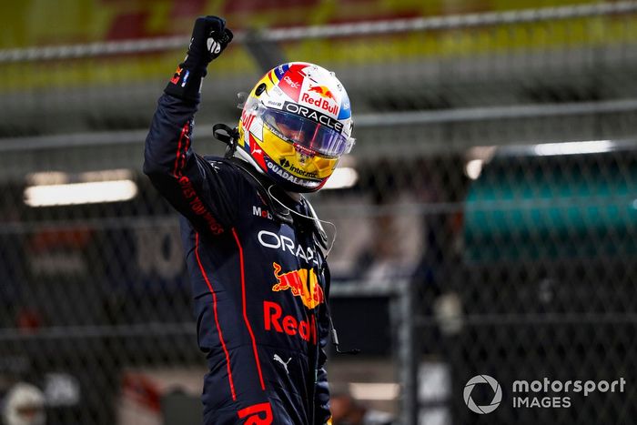 Ganador de la pole Sergio Pérez, Red Bull Racing, celebra
