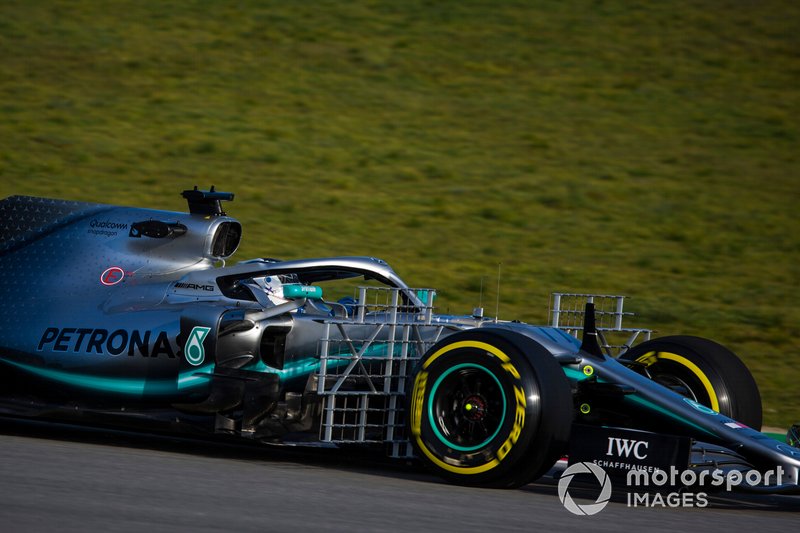 Valtteri Bottas, Mercedes AMG F1 W10, con dei ratrelli di sensori