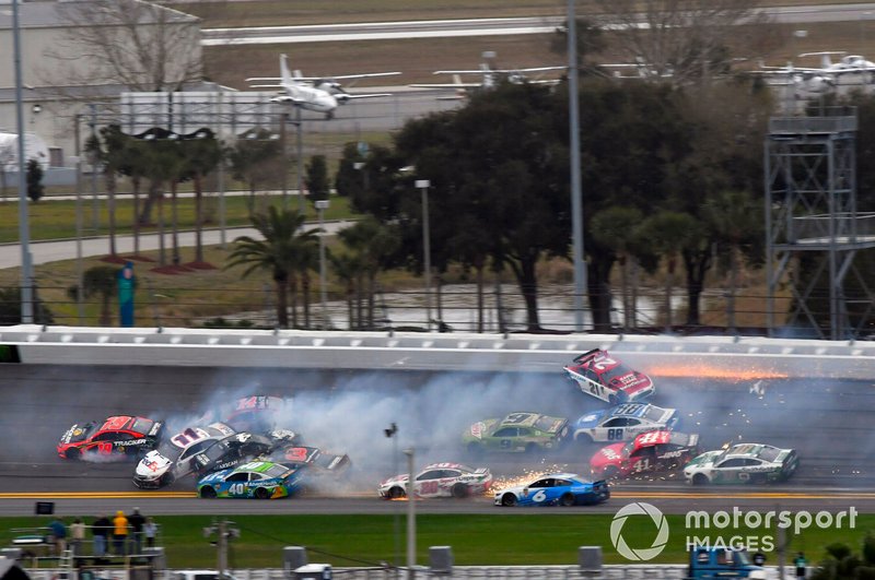 Big One: Massencrash beim Clash in Daytona