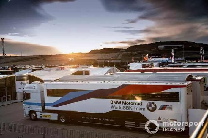 BMW camión, paddock