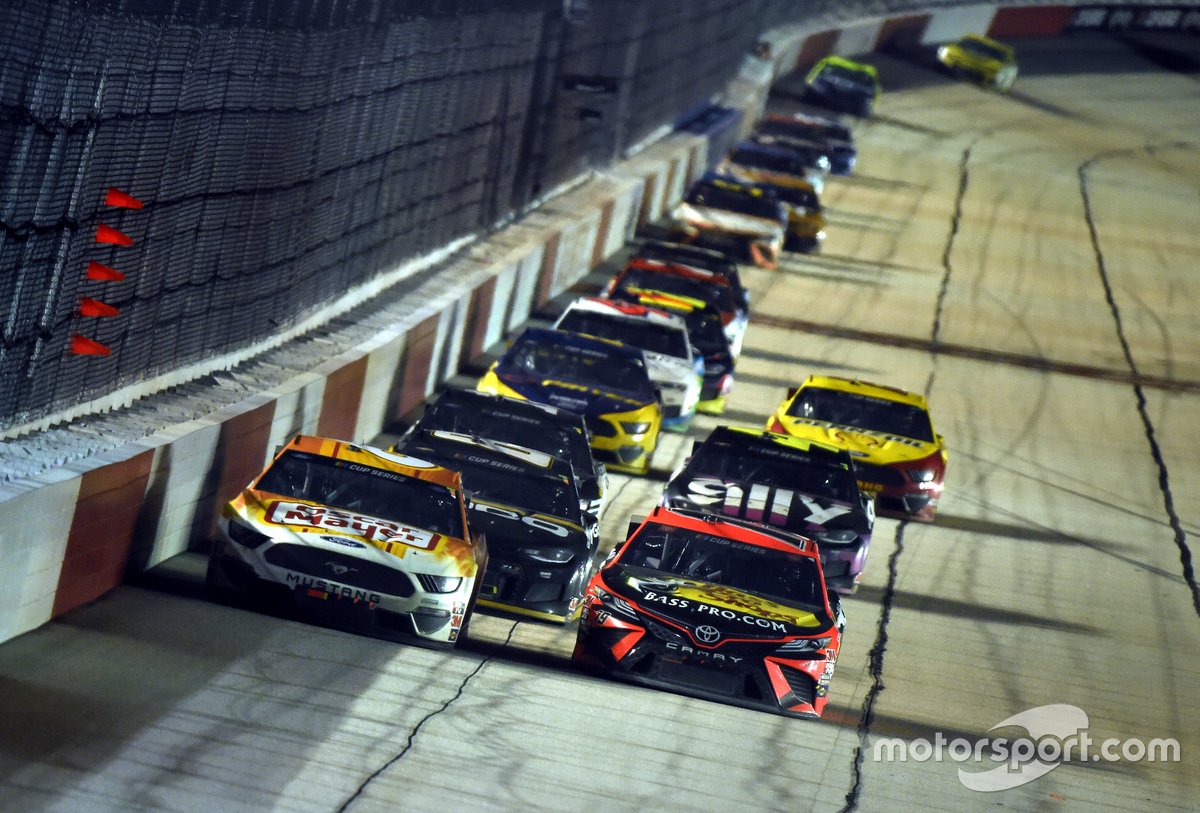 Martin Truex Jr., Joe Gibbs Racing, Toyota Camry leads Ryan Newman, Roush Fenway Racing, Ford Mustang