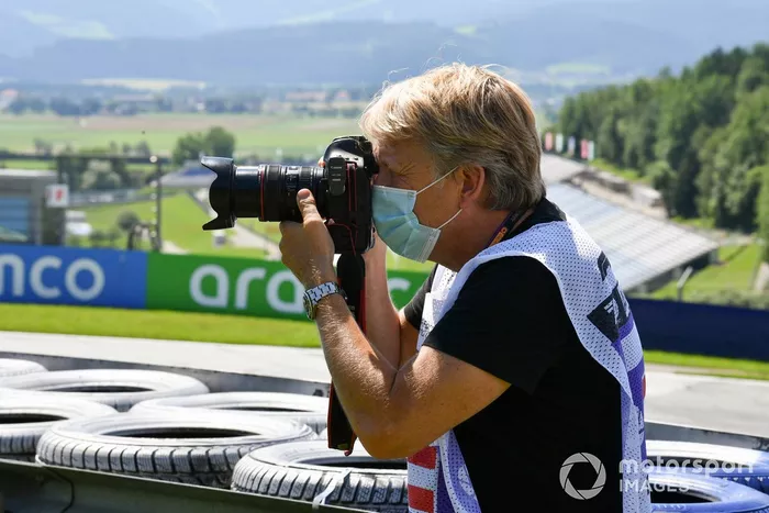 Steven Tee, fotógrafo