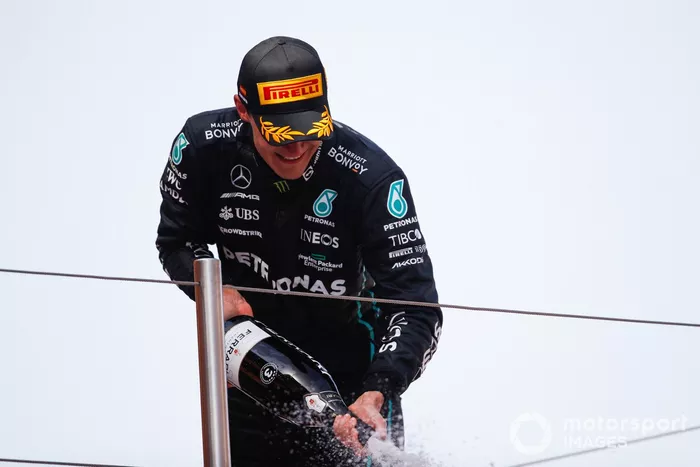 Podio: tercer lugar George Russell, Mercedes-AMG