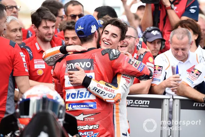 Marc Márquez, ganador de la carrera, Repsol Honda Team, segundo Andrea Dovizioso, Ducati Team