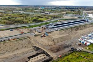 Trabajos de construcción en el autódromo de Zandvoort para el Gran Premio de Holanda